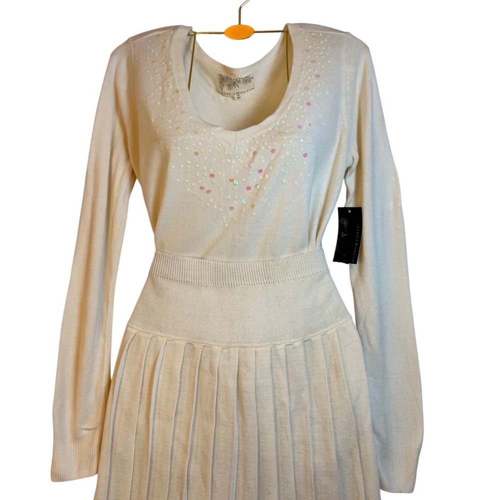 NWT-Debbie Morgan Cream Sequined V‎ Neck Sweater Long Sleeve Size M